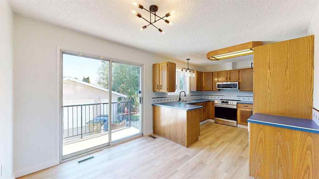 MLS® A2251893 - 976 Ross Glen Drive SE in Ross Glen Medicine Hat, Residential