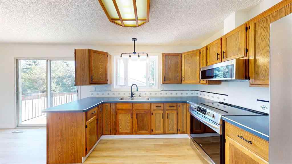 MLS® A2251893 - 976 Ross Glen Drive SE in Ross Glen Medicine Hat, Residential