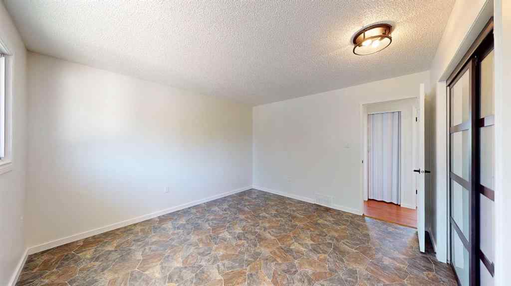 MLS® A2251893 - 976 Ross Glen Drive SE in Ross Glen Medicine Hat, Residential
