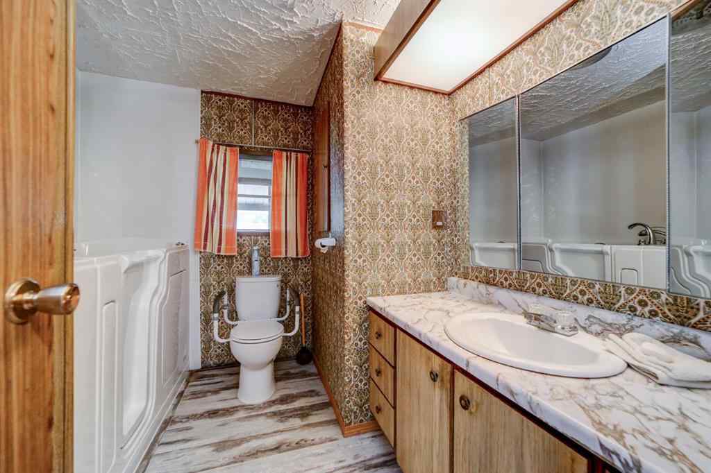 MLS® A2251898 - 901 230 Street  in NONE Hillcrest, Residential