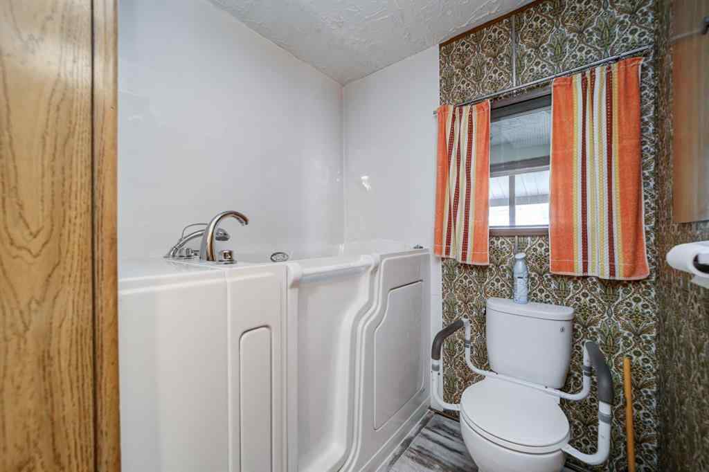 MLS® A2251898 - 901 230 Street  in NONE Hillcrest, Residential