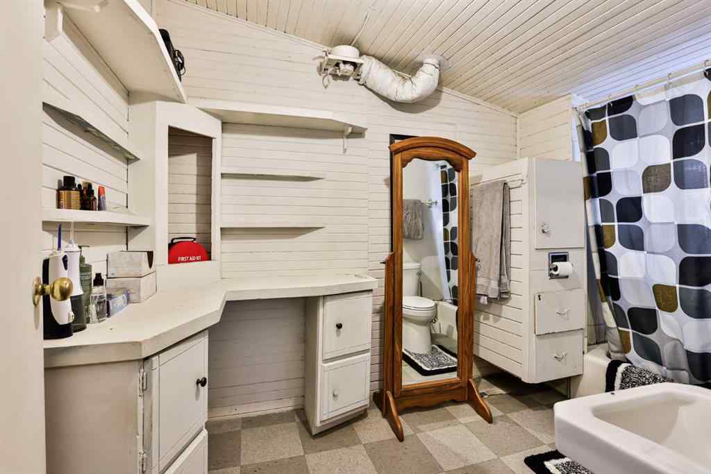 MLS® A2251902 - 915 6 Street N in Staffordville Lethbridge, Residential