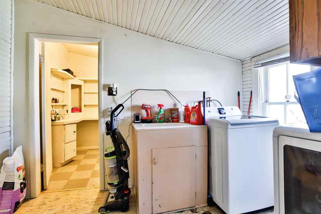 MLS® A2251902 - 915 6 Street N in Staffordville Lethbridge, Residential