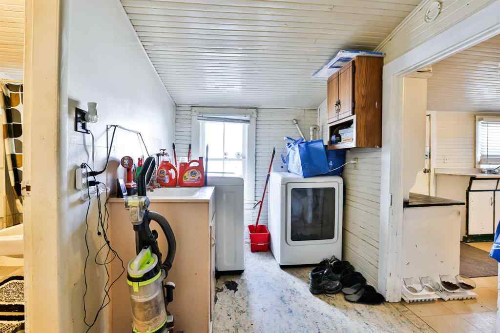 MLS® A2251902 - 915 6 Street N in Staffordville Lethbridge, Residential
