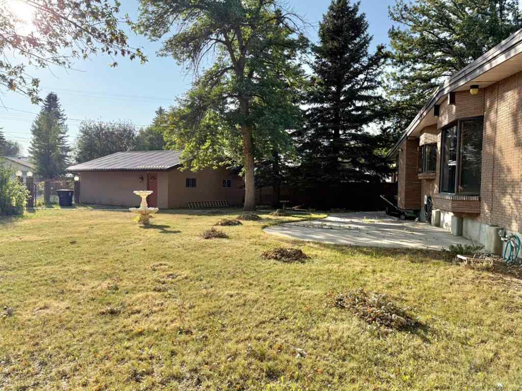 MLS® A2251905 - 15 Laurel Place W in West End Brooks, Residential