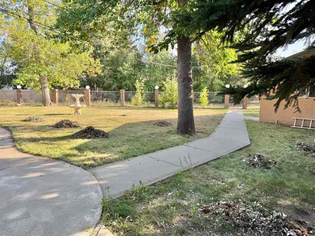 MLS® A2251905 - 15 Laurel Place W in West End Brooks, Residential