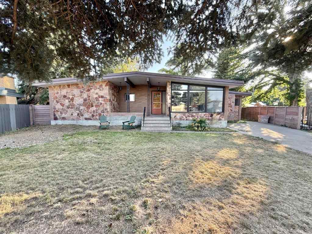 MLS® A2251905 - 15 Laurel Place W in West End Brooks, Residential