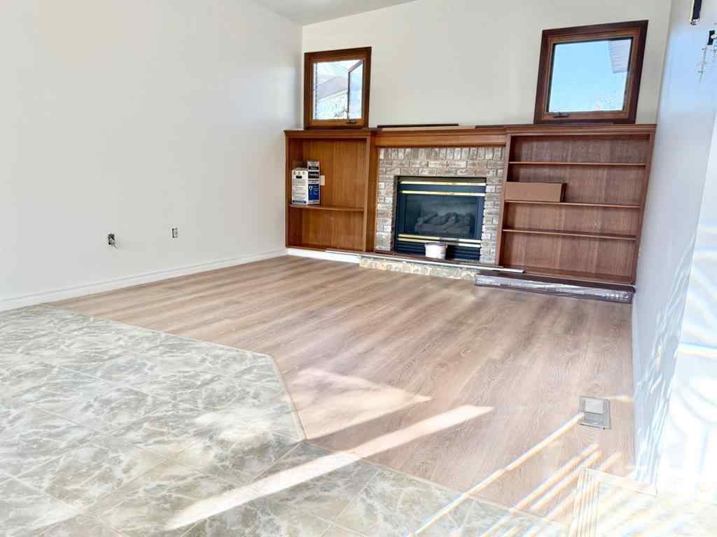 MLS® A2251905 - 15 Laurel Place W in West End Brooks, Residential