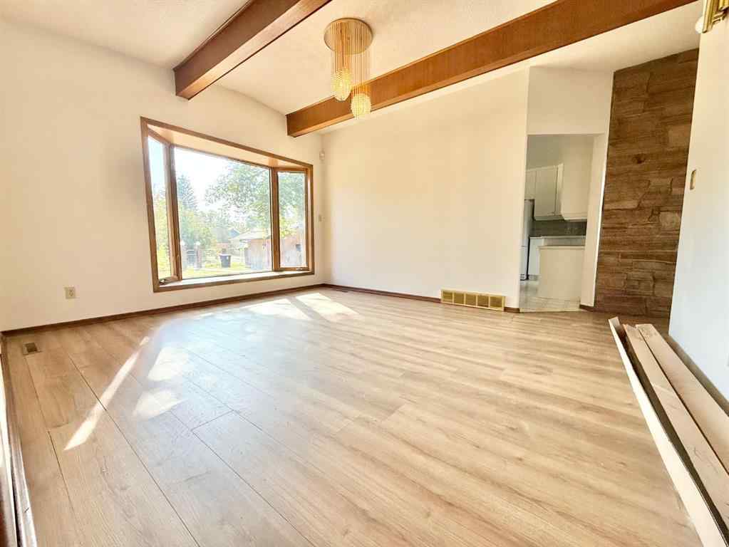MLS® A2251905 - 15 Laurel Place W in West End Brooks, Residential
