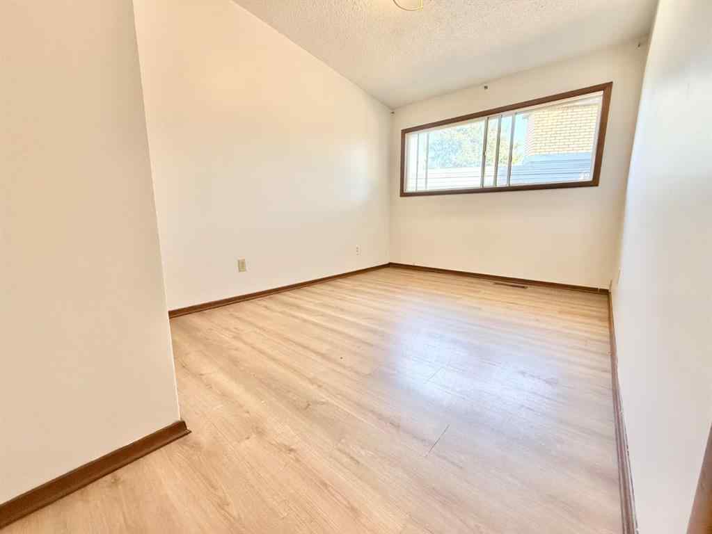 MLS® A2251905 - 15 Laurel Place W in West End Brooks, Residential
