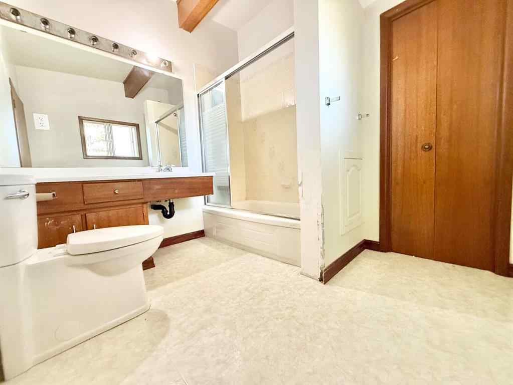 MLS® A2251905 - 15 Laurel Place W in West End Brooks, Residential