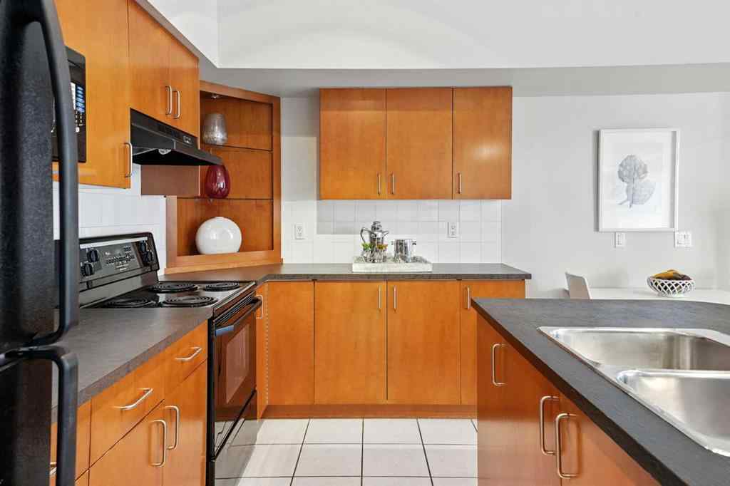 MLS® A2251907 - Unit #202 527 15 Avenue SW in Beltline Calgary, Residential