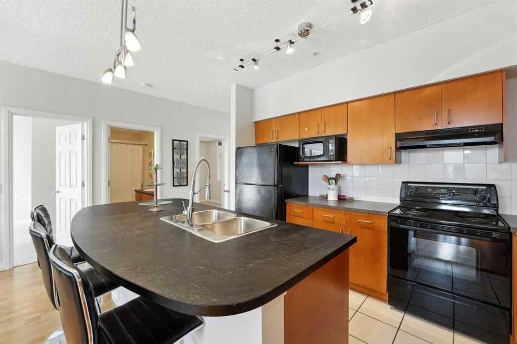 MLS® A2251907 - Unit #202 527 15 Avenue SW in Beltline Calgary, Residential