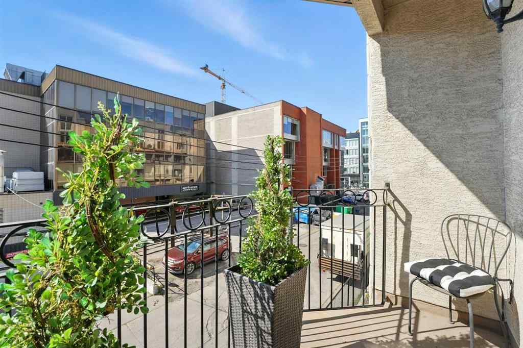 MLS® A2251907 - Unit #202 527 15 Avenue SW in Beltline Calgary, Residential