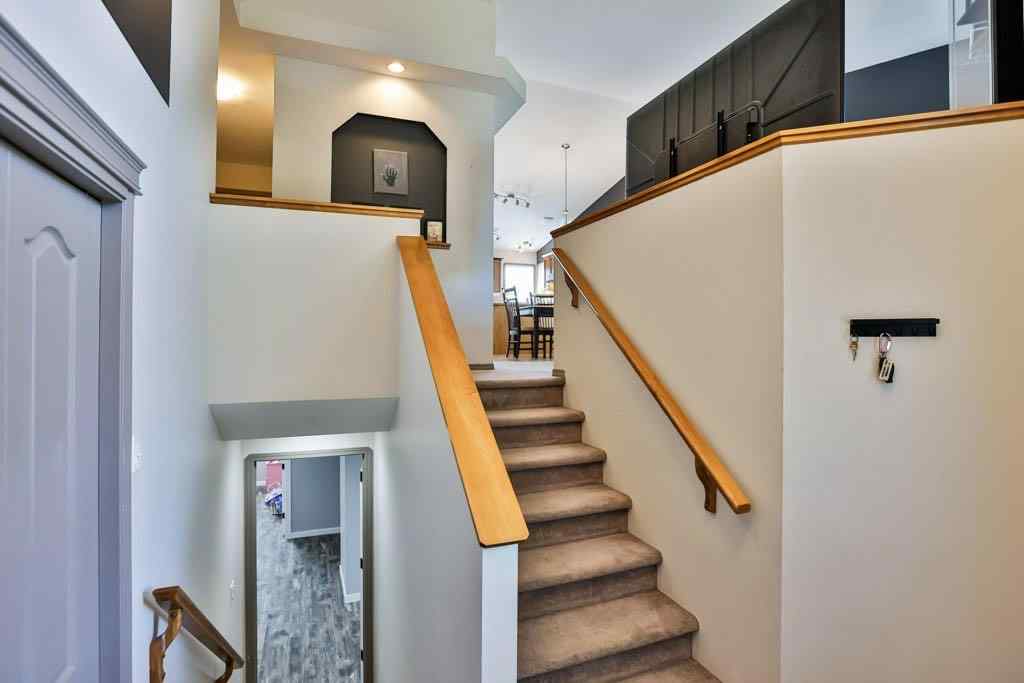 MLS® A2251911 - 368 Grizzly Crescent N in Uplands Lethbridge, Residential