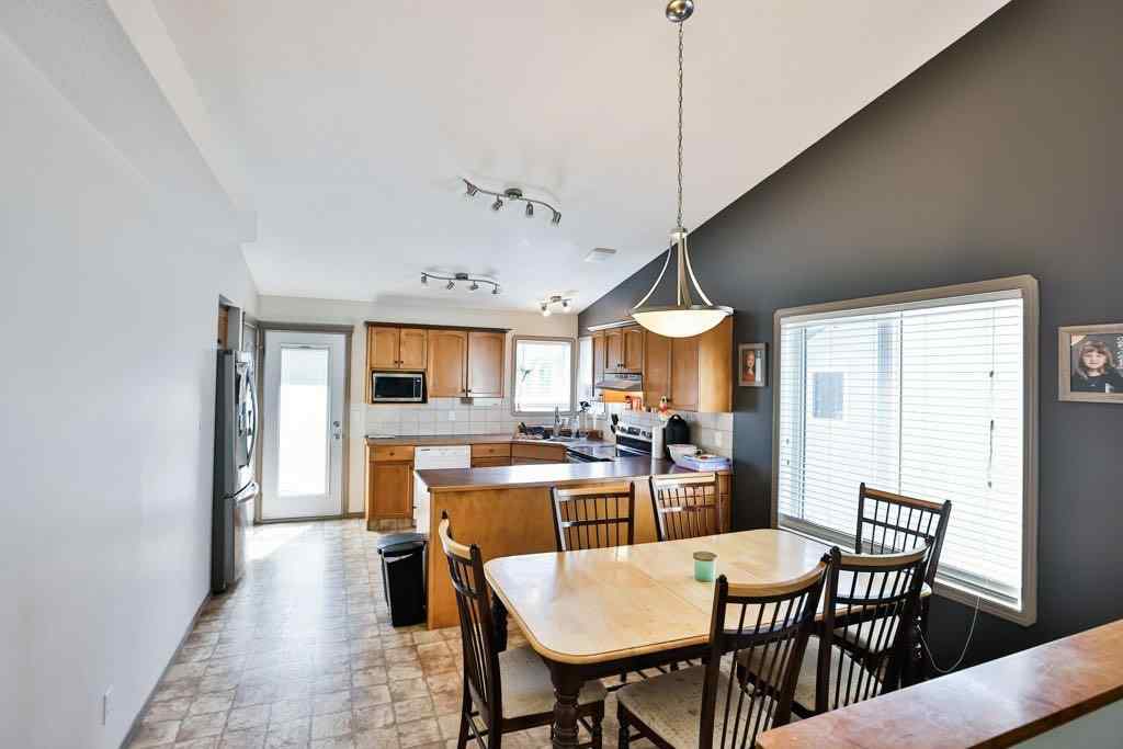 MLS® A2251911 - 368 Grizzly Crescent N in Uplands Lethbridge, Residential