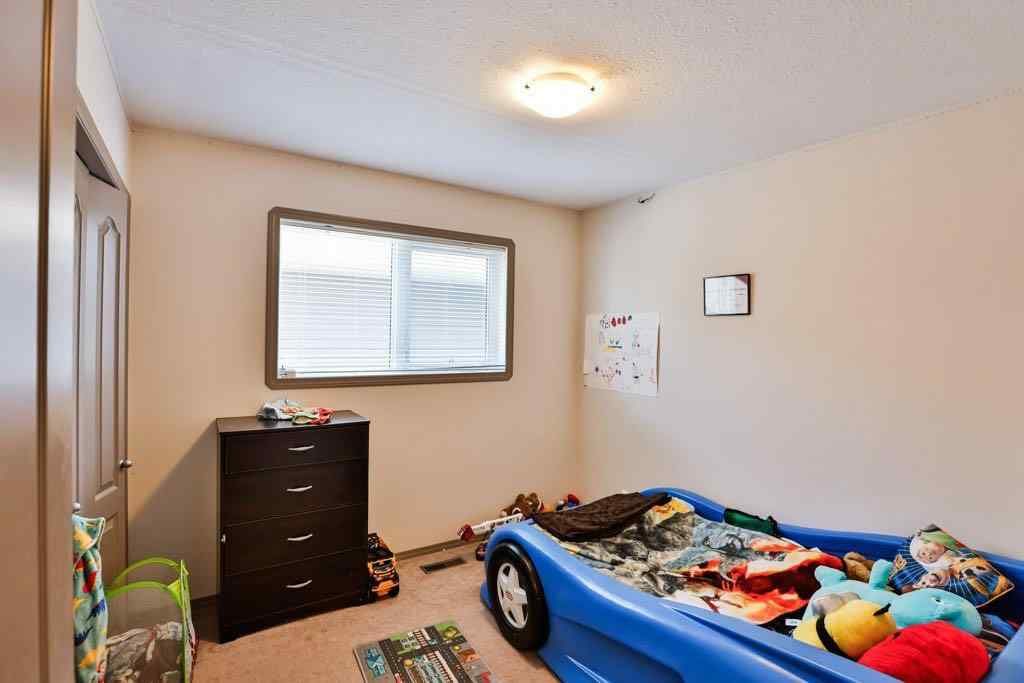 MLS® A2251911 - 368 Grizzly Crescent N in Uplands Lethbridge, Residential