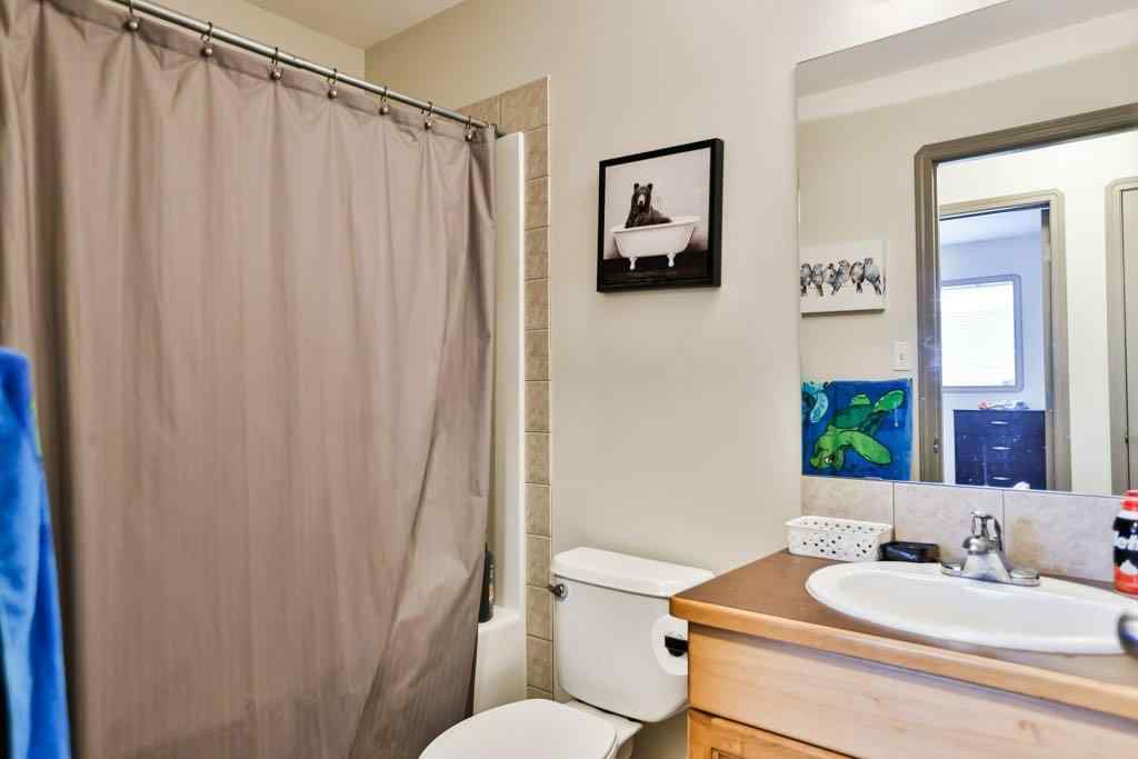 MLS® A2251911 - 368 Grizzly Crescent N in Uplands Lethbridge, Residential