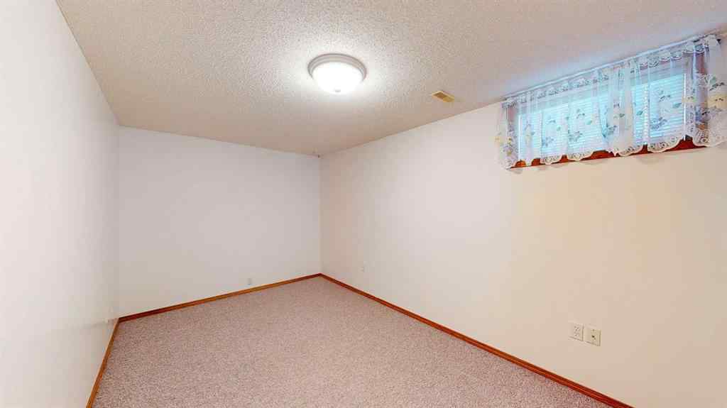 MLS® A2251914 - 376 20 Street NE in Northeast Crescent Heights Medicine Hat, Residential