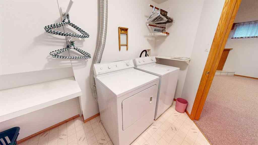MLS® A2251914 - 376 20 Street NE in Northeast Crescent Heights Medicine Hat, Residential