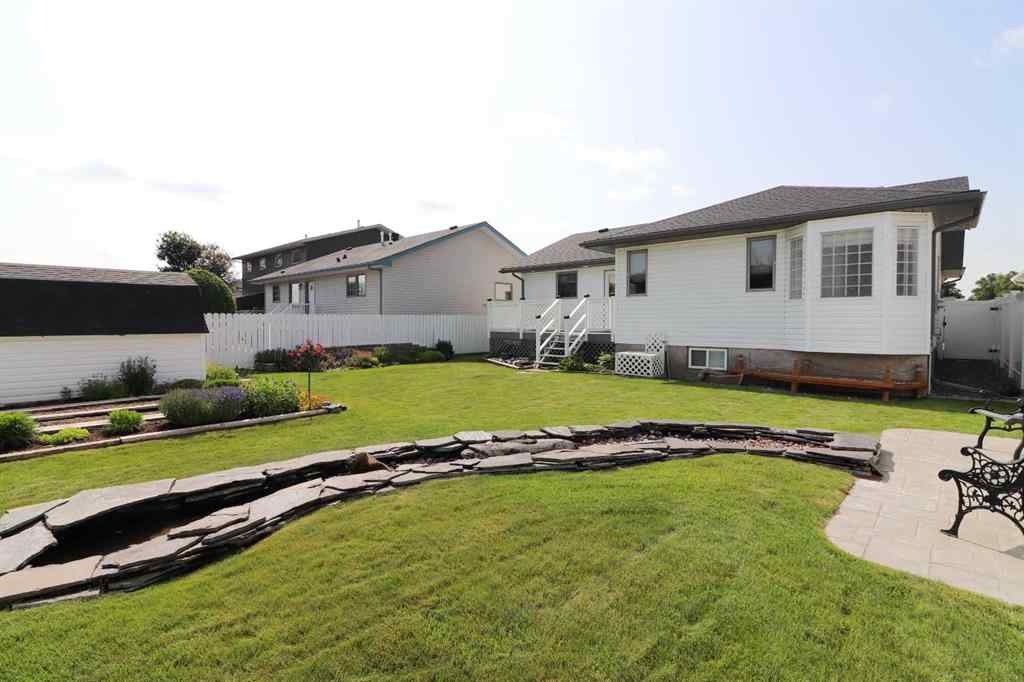 MLS® A2251914 - 376 20 Street NE in Northeast Crescent Heights Medicine Hat, Residential