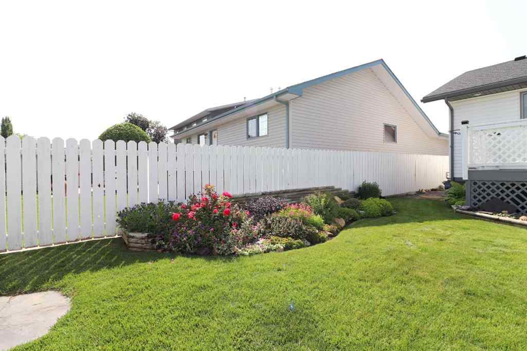 MLS® A2251914 - 376 20 Street NE in Northeast Crescent Heights Medicine Hat, Residential