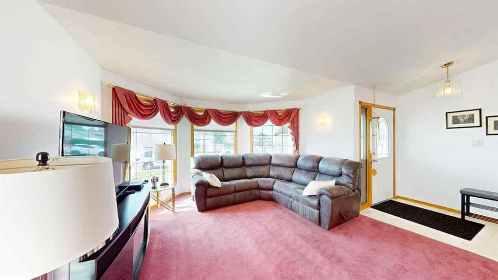 MLS® A2251914 - 376 20 Street NE in Northeast Crescent Heights Medicine Hat, Residential
