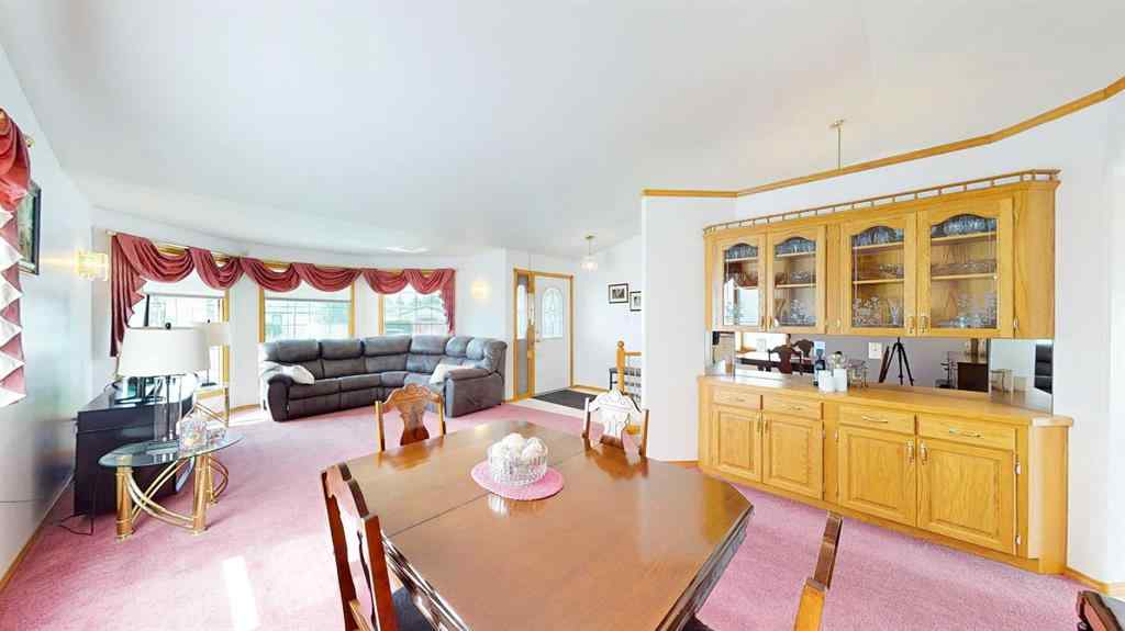 MLS® A2251914 - 376 20 Street NE in Northeast Crescent Heights Medicine Hat, Residential