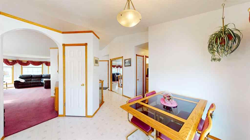 MLS® A2251914 - 376 20 Street NE in Northeast Crescent Heights Medicine Hat, Residential