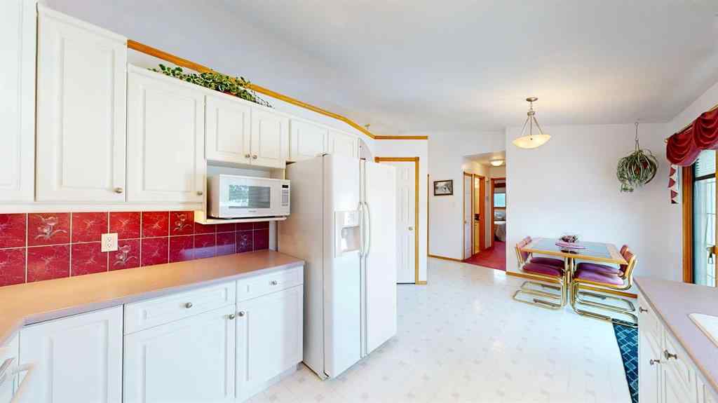 MLS® A2251914 - 376 20 Street NE in Northeast Crescent Heights Medicine Hat, Residential
