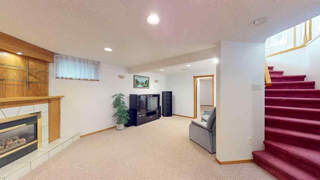 MLS® A2251914 - 376 20 Street NE in Northeast Crescent Heights Medicine Hat, Residential