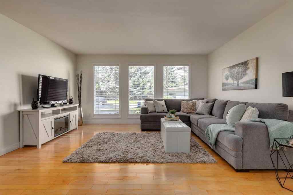 MLS® A2251935 - 48 Brabourne Rise SW in Braeside Calgary, Residential