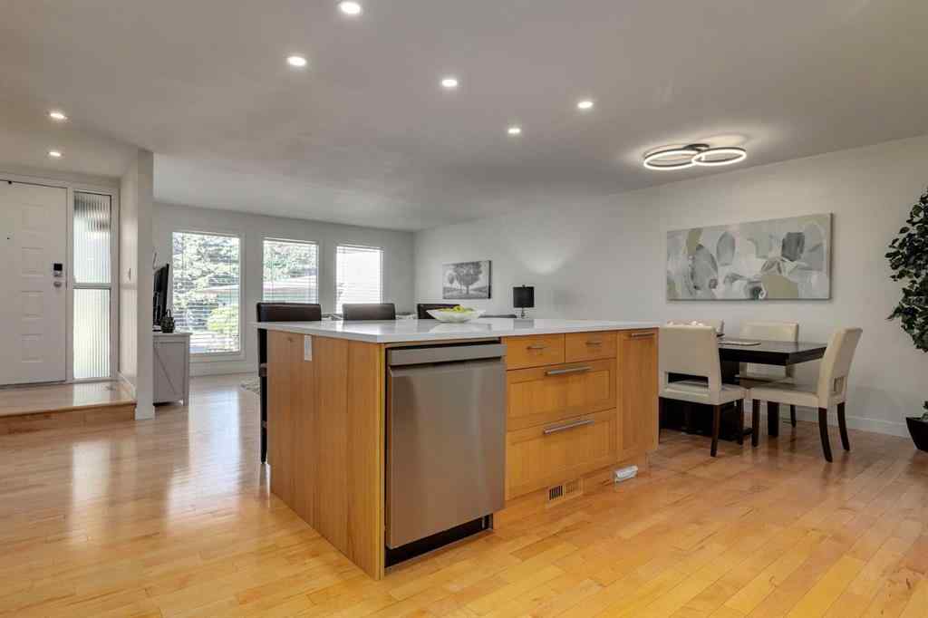 MLS® A2251935 - 48 Brabourne Rise SW in Braeside Calgary, Residential