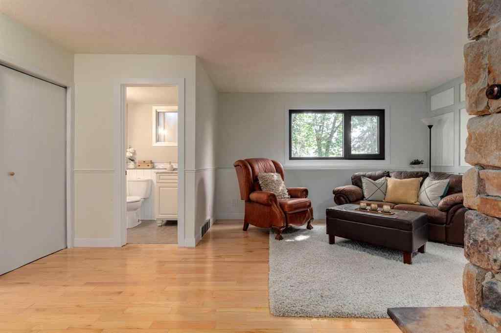 MLS® A2251935 - 48 Brabourne Rise SW in Braeside Calgary, Residential