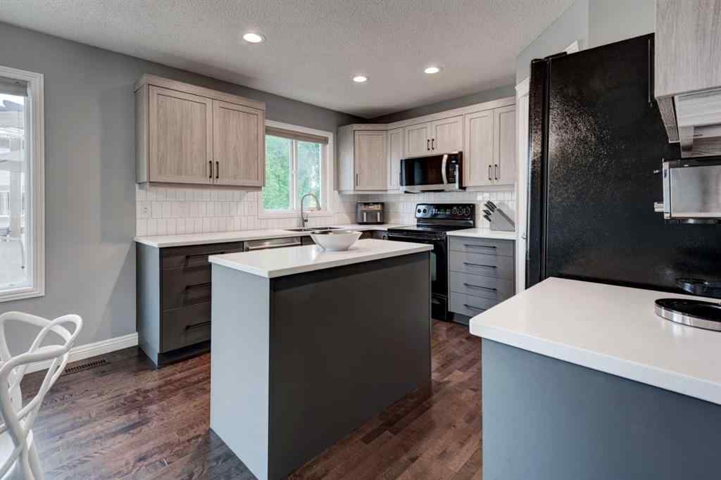 MLS® A2251939 - 395 Prestwick Close SE in McKenzie Towne Calgary, Residential