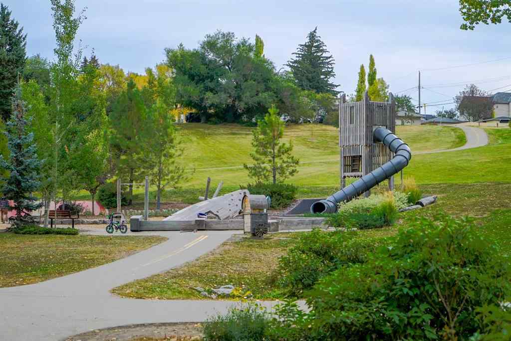 MLS® A2251951 - 417 22 Avenue NW in Mount Pleasant Calgary, Residential