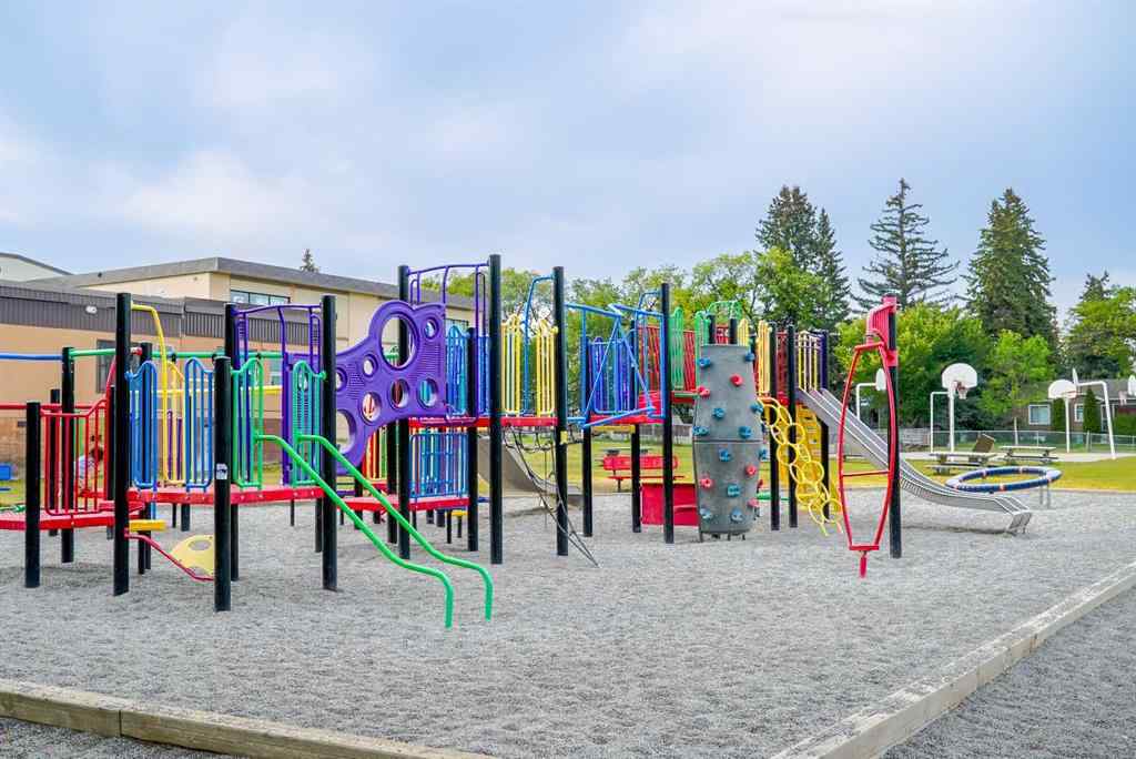 MLS® A2251951 - 417 22 Avenue NW in Mount Pleasant Calgary, Residential