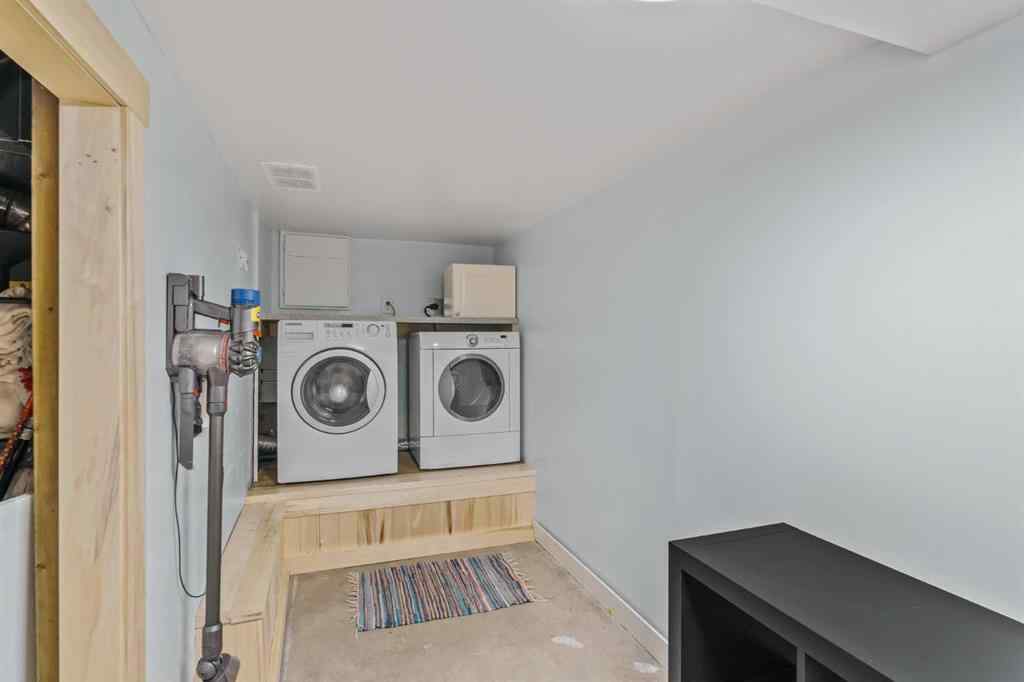 MLS® A2251959 - 703 14A Street SE in Inglewood Calgary, Residential