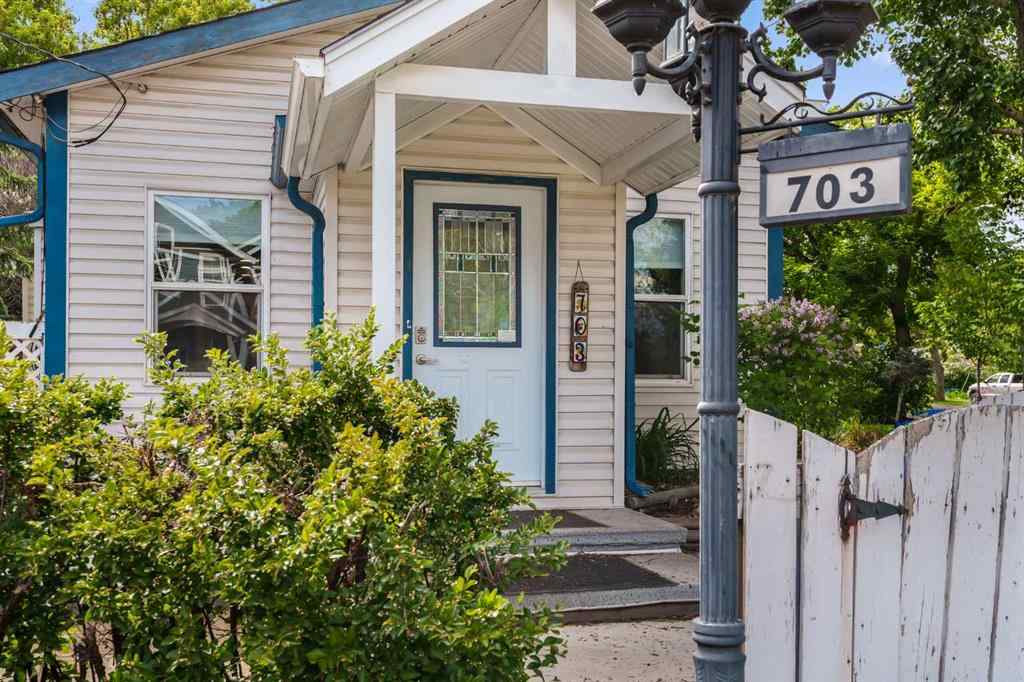 MLS® A2251959 - 703 14A Street SE in Inglewood Calgary, Residential