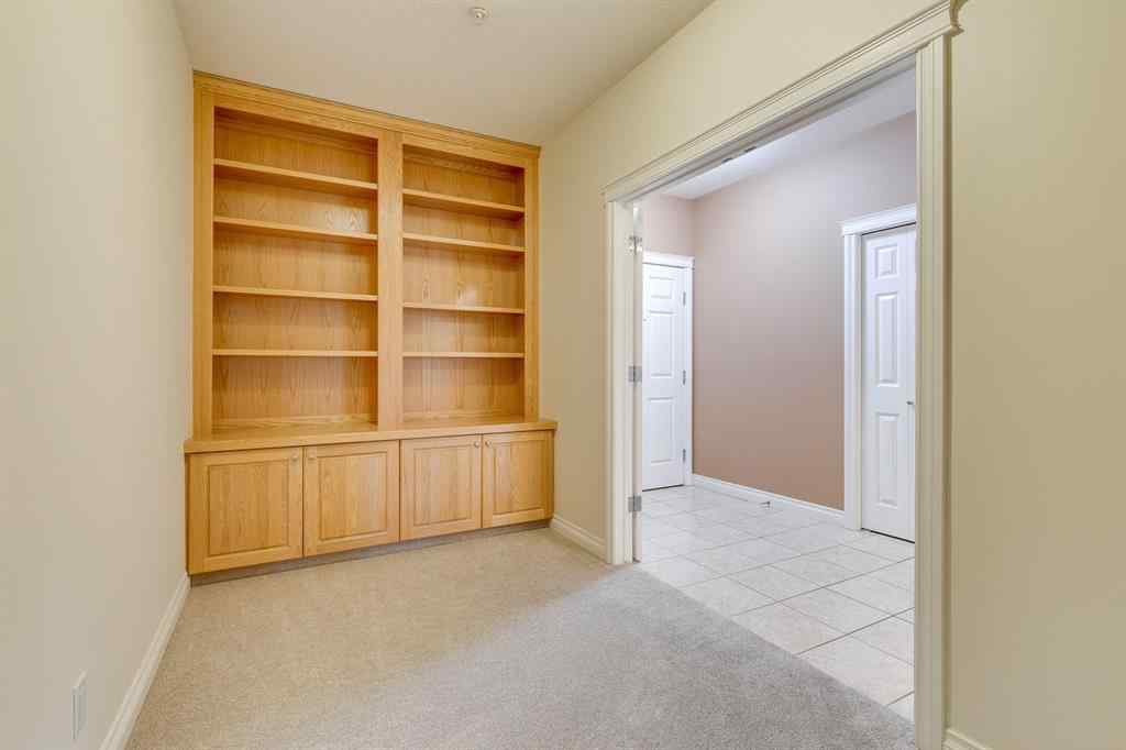 MLS® A2251970 - Unit #304 10 Hemlock Crescent SW in Spruce Cliff Calgary, Residential
