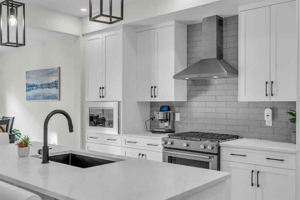 MLS® A2251979 - 35 Versant View SW in Alpine Park Calgary, Residential