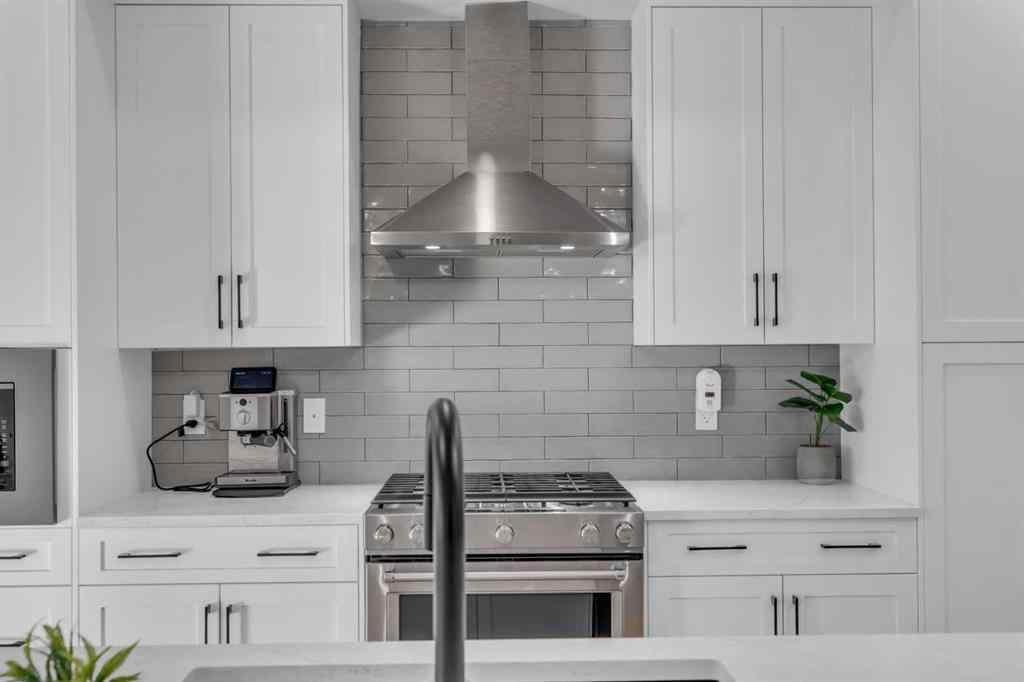MLS® A2251979 - 35 Versant View SW in Alpine Park Calgary, Residential