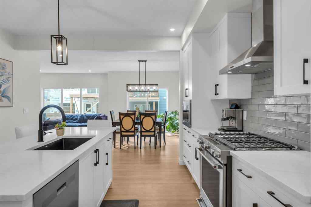 MLS® A2251979 - 35 Versant View SW in Alpine Park Calgary, Residential