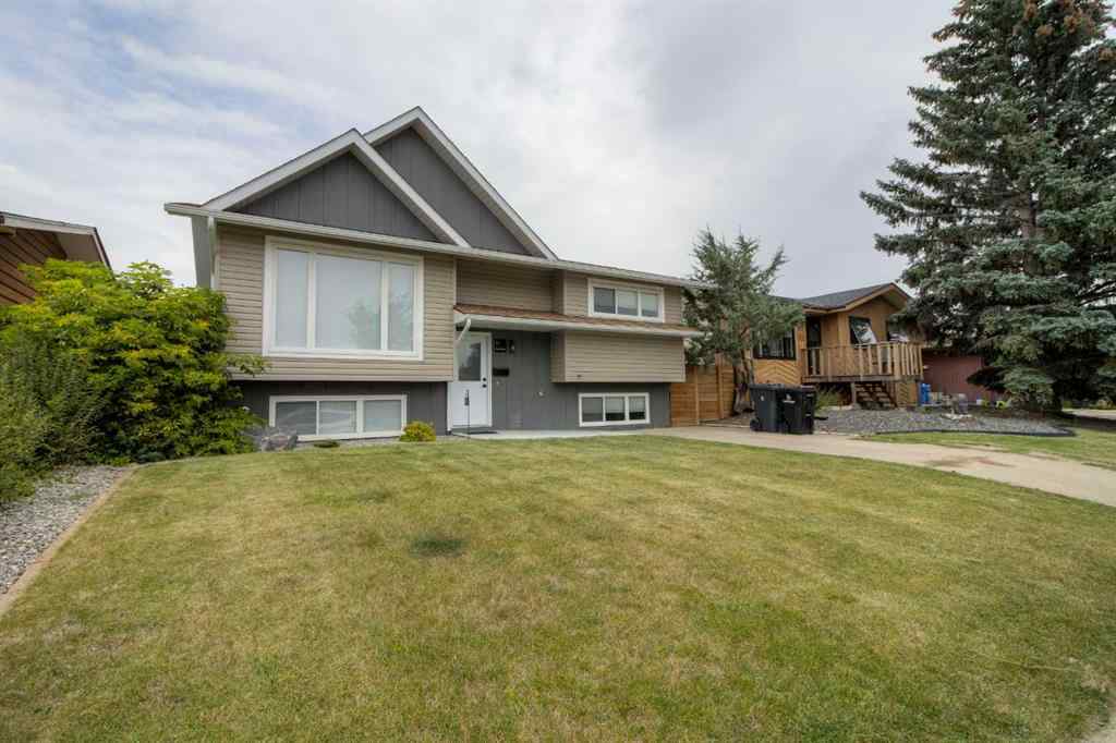 MLS® A2251986 - 23 Trent Road W in Varsity Village Lethbridge, Residential