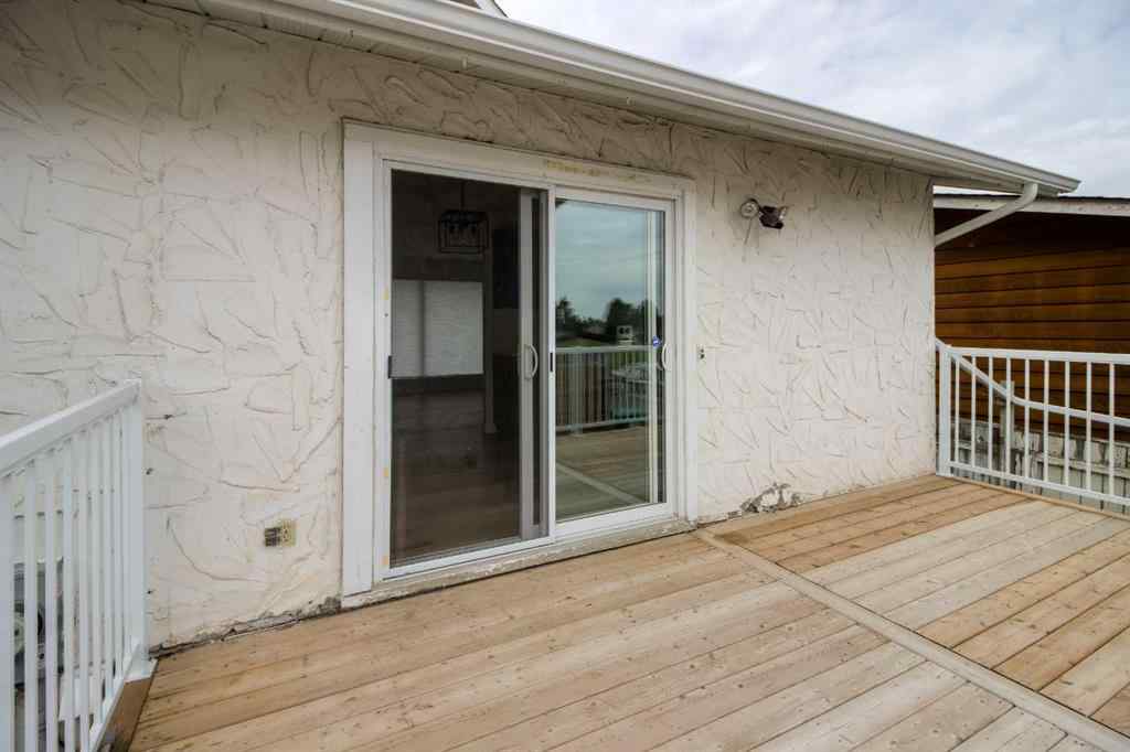 MLS® A2251986 - 23 Trent Road W in Varsity Village Lethbridge, Residential
