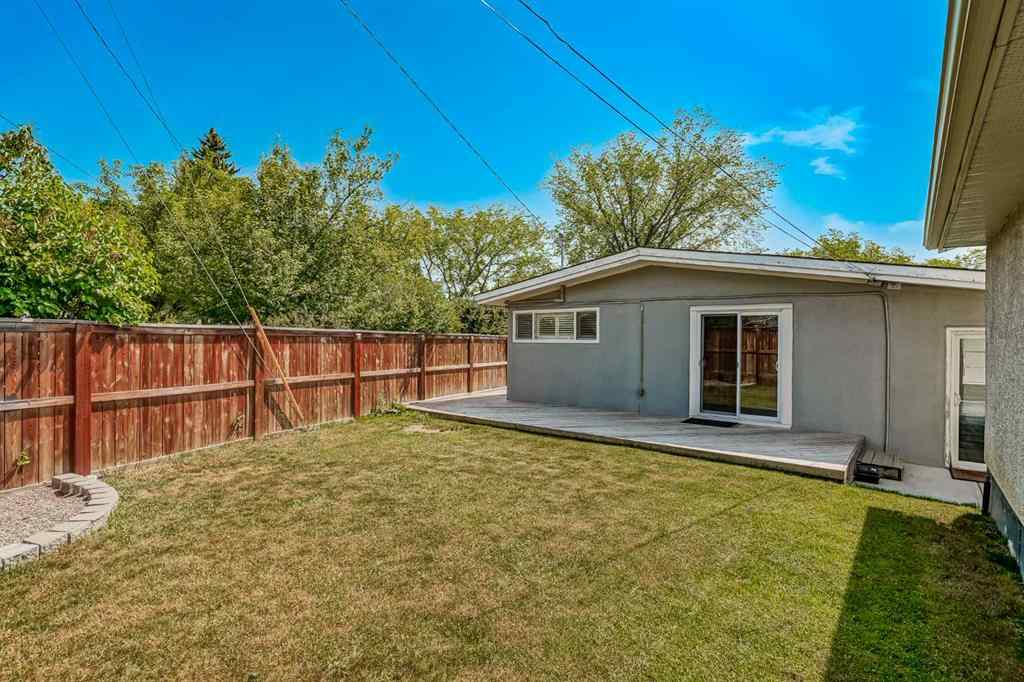 MLS® A2251987 - 5519 Buckthorn Road NW in Thorncliffe Calgary, Residential