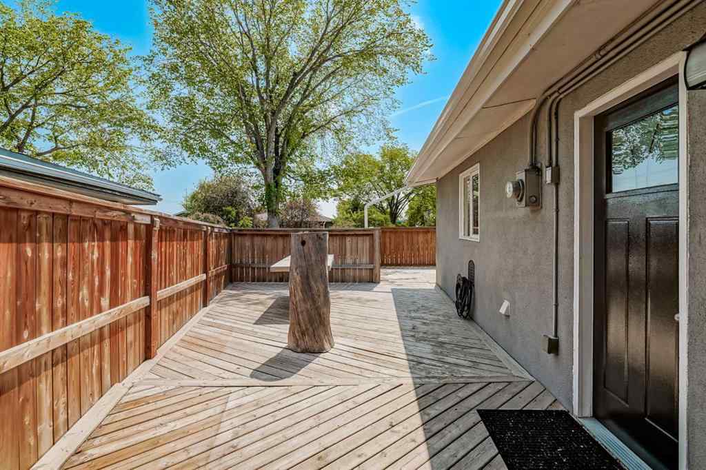 MLS® A2251987 - 5519 Buckthorn Road NW in Thorncliffe Calgary, Residential