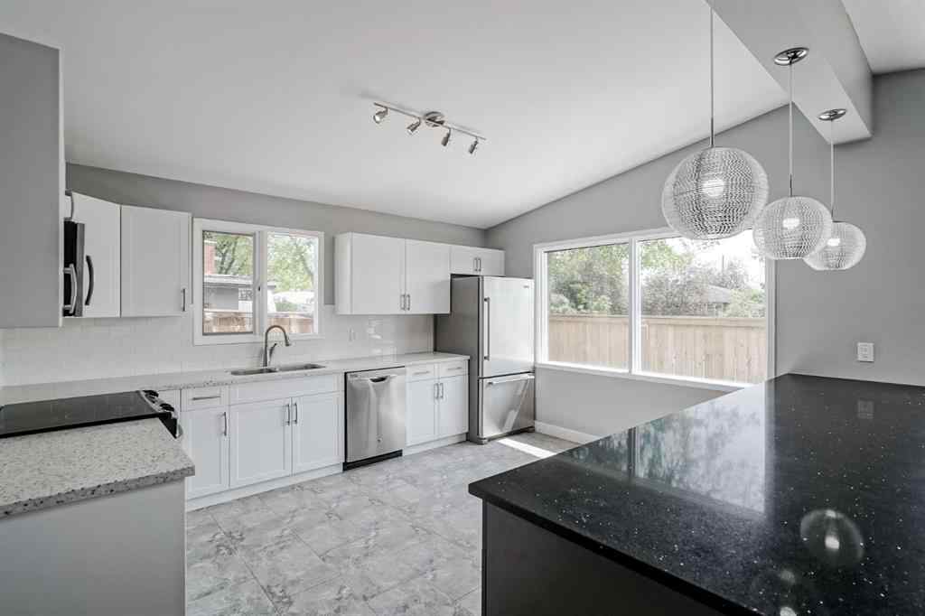 MLS® A2251987 - 5519 Buckthorn Road NW in Thorncliffe Calgary, Residential