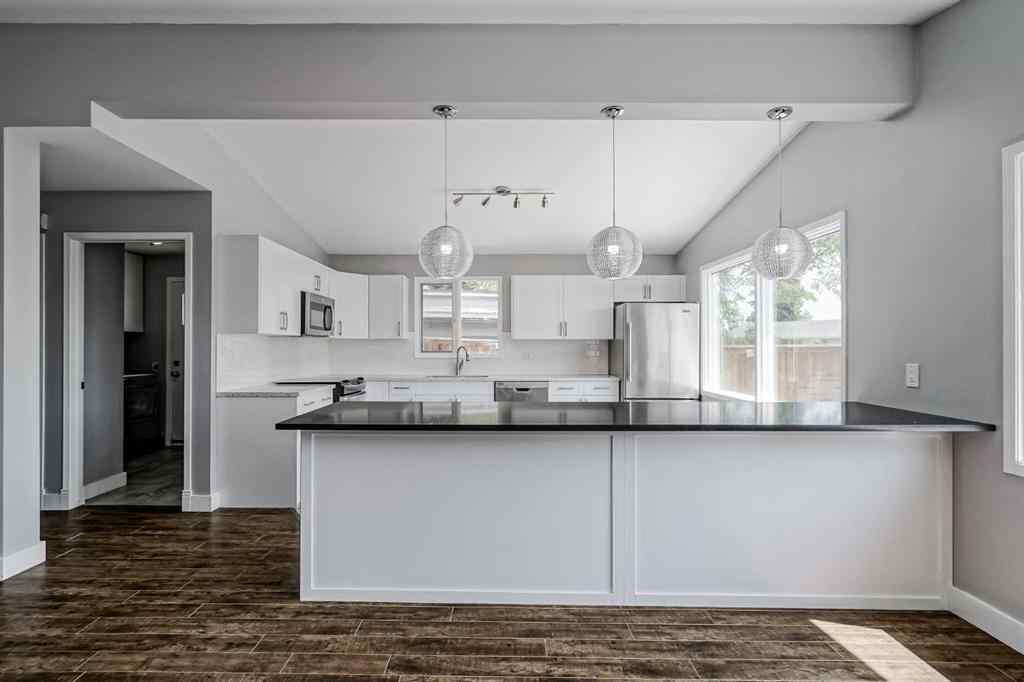 MLS® A2251987 - 5519 Buckthorn Road NW in Thorncliffe Calgary, Residential