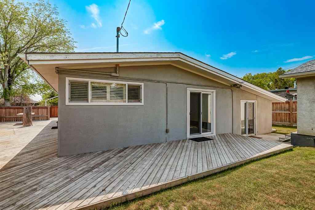 MLS® A2251987 - 5519 Buckthorn Road NW in Thorncliffe Calgary, Residential